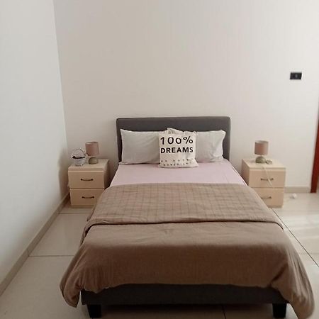 Tricia'S Place - One Family At A Time Apartment Accra Luaran gambar