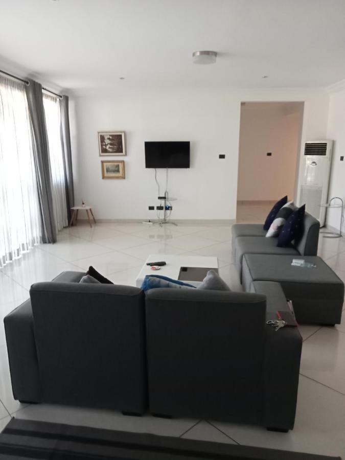 Tricia'S Place - One Family At A Time Apartment Accra Luaran gambar