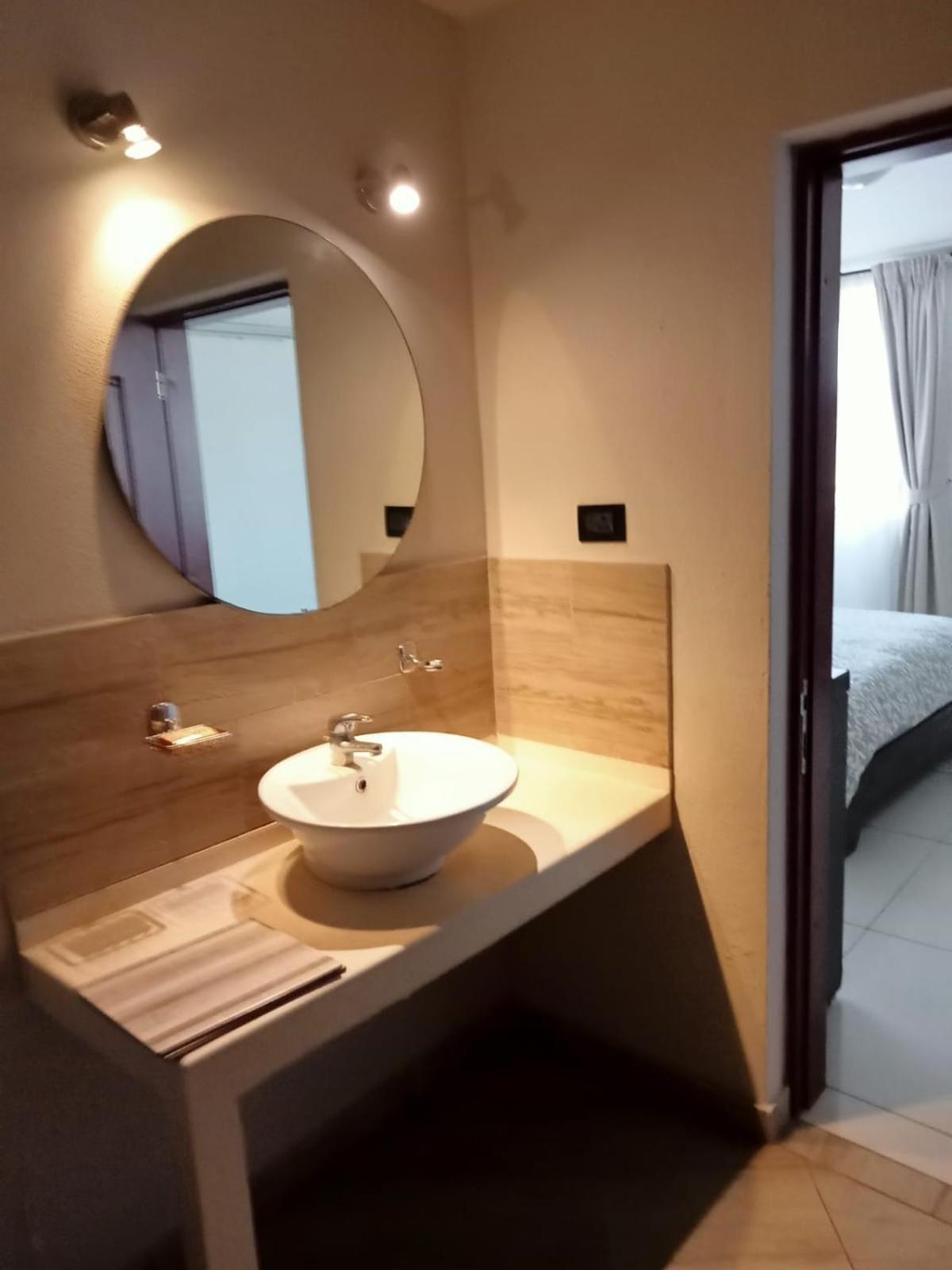 Tricia'S Place - One Family At A Time Apartment Accra Luaran gambar